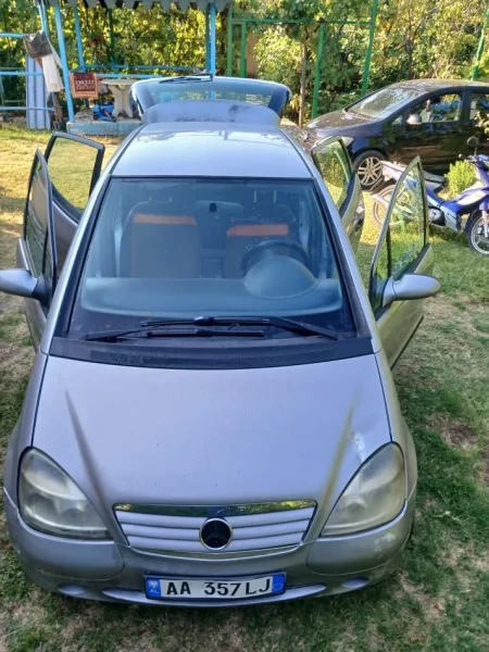 Shkoder, shitet makine A clas Nafte, gri metalizato automatik 1.700 €