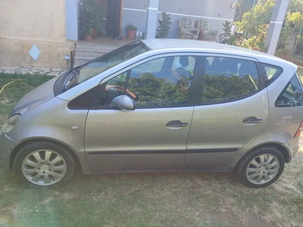 Shkoder, shitet makine A clas Nafte, gri metalizato automatik 1.700 €