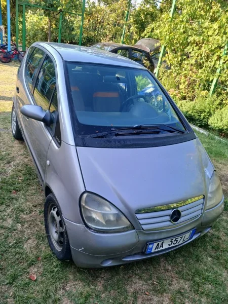 Shkoder, shitet makine A clas Nafte, gri metalizato automatik 1.700 €