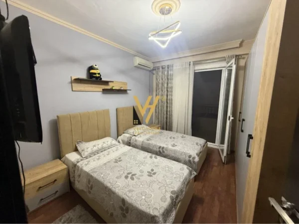 Tirane, jepet me qera apartament 2+1+Ballkon Kati 6, 100 m² 600 € (ASTIR)