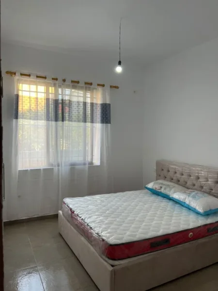 Tirane, jepet me qera apartament 1+1 Kati 1, 51 m² 450 € (Selitë)
