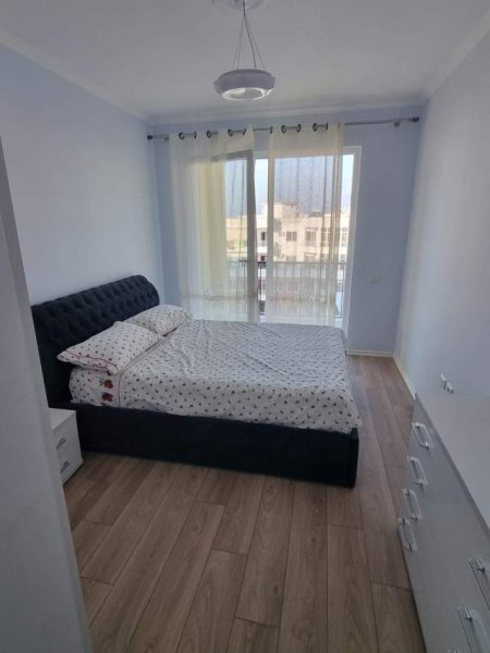 Tirane, jepet me qera apartament 1+1+BLK Kati 7, 75 m² 400 Euro (yzberisht)