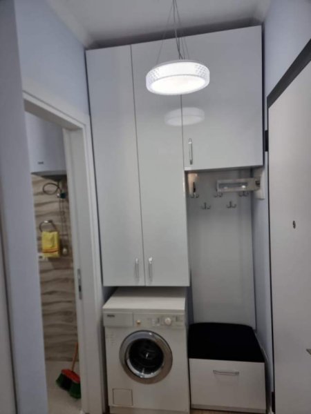 Tirane, jepet me qera apartament 1+1+BLK Kati 7, 77 m² 400 Euro (3 Deshmoret)