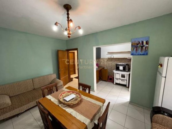 Tirane, jepet me qera apartament 2+1 Kati 2, 80 m² 400 Euro