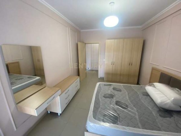Tirane, jepet me qera apartament 1+1+BLK Kati 5, 70 m² 470 Euro (Bulevardi I Ri)