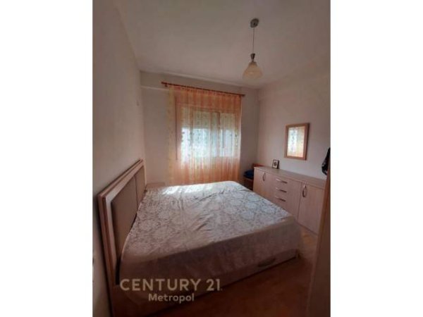 Tirane, jepet me qera apartament 1+1 Kati 2, 68 m² 350 Euro (Pallati me Shigjeta)