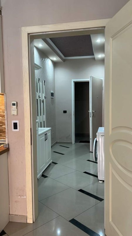 Tirane, jepet me qera apartament 2+1+BLK Kati 3, 91 m² 350 Euro (Yzberisht)
