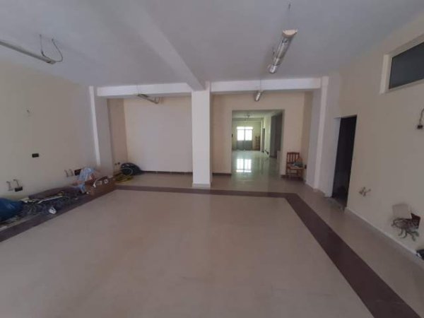 Durres, jepet me qera ambjent biznesi Kati 2, 200 m² 30.000 Leke (ALEKSANDER GOGA)