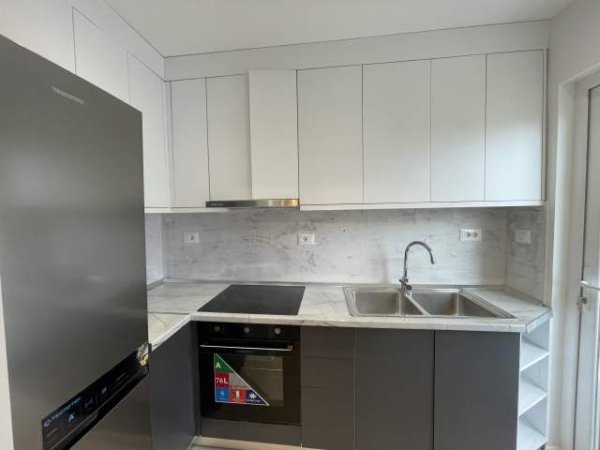 Tirane, jepet me qera apartament 2+1+BLK Kati 4, 77 m² 600 Euro (Rruga e Dibres)