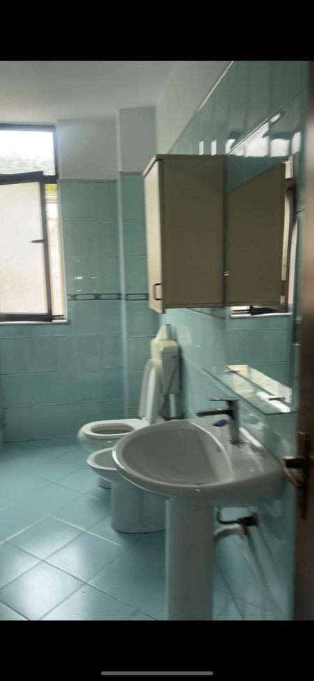 Tirane, jepet me qera apartament Kati 6, 75 m² 40000 Leke (Faik konica)