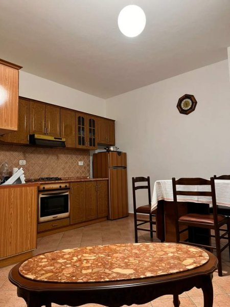 Golem, jepet me qera apartament 2+1+BLK Kati 4, 40 Euro (Rruga Gjuzve)