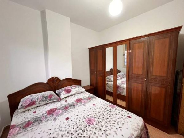 Golem, jepet me qera apartament 2+1+BLK Kati 4, 40 Euro (Rruga Gjuzve)