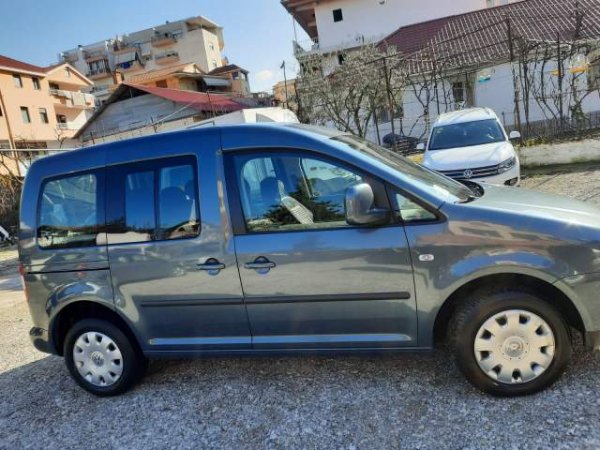 Tirane, shes makine Volkswagen Caddy Viti 2007, 7.300 Euro