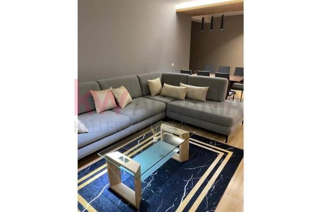 Tirane, jepet me qera apartament 2+1+BLK Kati 8, 100 m² 580 Euro (Rruga e kavajes, Perballe Amerikan 3)