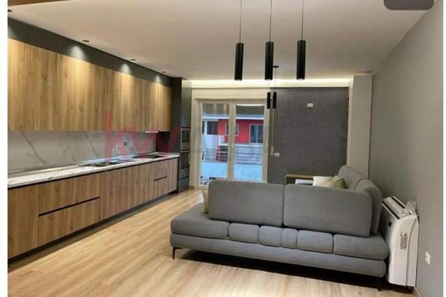 Tirane, jepet me qera apartament 2+1+BLK Kati 8, 100 m² 580 Euro (Rruga e kavajes, Perballe Amerikan 3)
