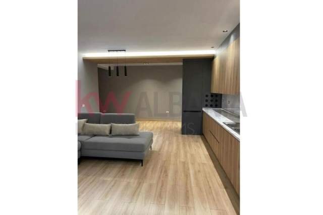Tirane, jepet me qera apartament 2+1+BLK Kati 8, 100 m² 580 Euro (Rruga e kavajes, Perballe Amerikan 3)