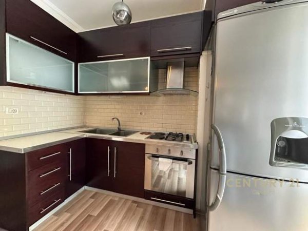 Tirane, jepet me qera apartament 2+1+BLK Kati 4, 82 m² 450 Euro (Kodra e Diellit)