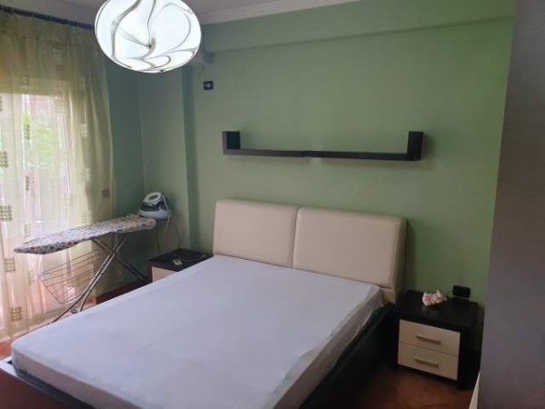 Tirane, jepet me qera apartament 2+1+A+BLK Kati 1, 95 m² 700 Euro (Rruga Ymer Kurti)