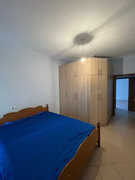 Tirane, jepet me qera apartament 2+1+BLK Kati 4, 90 m² 320 Euro (Unaza e Re)