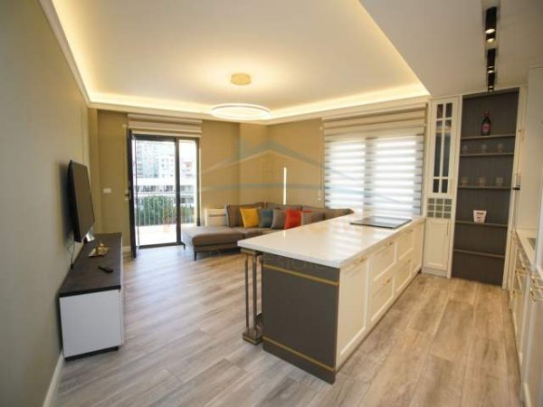 Tirane, shitet apartament 1+1 Kati 4, 72 m² 210.000 Euro (Qender)
