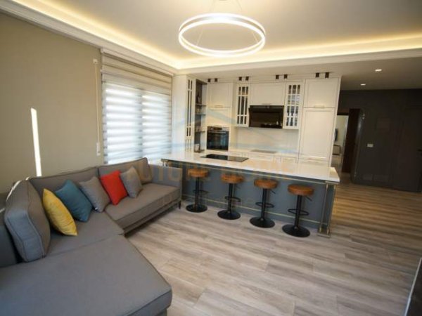 Tirane, shitet apartament 1+1 Kati 4, 72 m² 210.000 Euro (Qender)