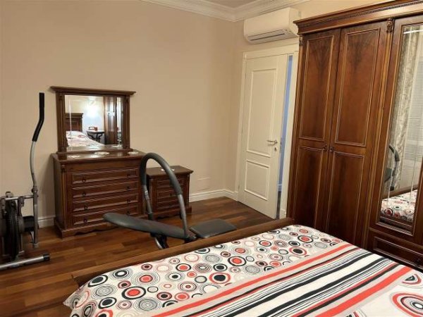 Tirane, jepet me qera apartament 4+1+A+BLK Kati 2, 130 m² 850 Euro