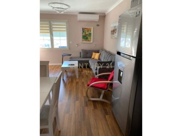 Tirane, jepet me qera apartament 1+1 Kati 6, 75 m² 550 Euro (Ambasada Amerikane)