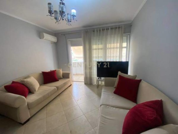 Tirane, jepet me qera apartament 1+1+BLK Kati 2, 70 m² 350 Euro (Don Bosco Tirane)