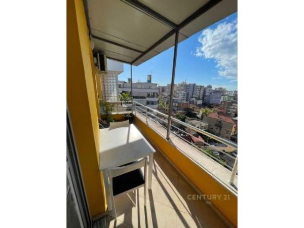 Tirane, jepet me qera apartament 1+1+BLK Kati 8, 65 m² 450 Euro (Rruga Beqir Luga)