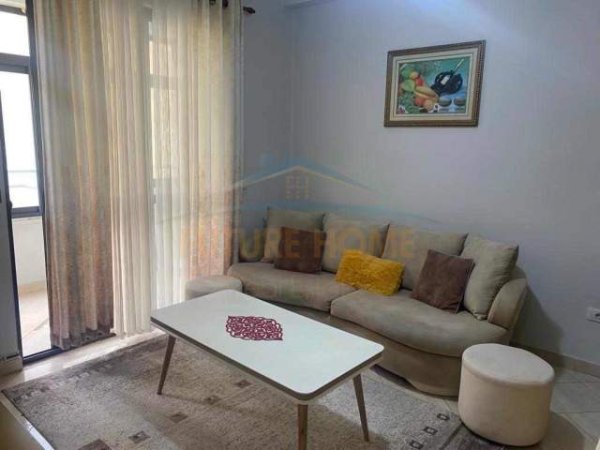 Tirane, jepet me qera apartament 1+1+BLK Kati 4, 63 m² 300 Euro (Yzberisht)