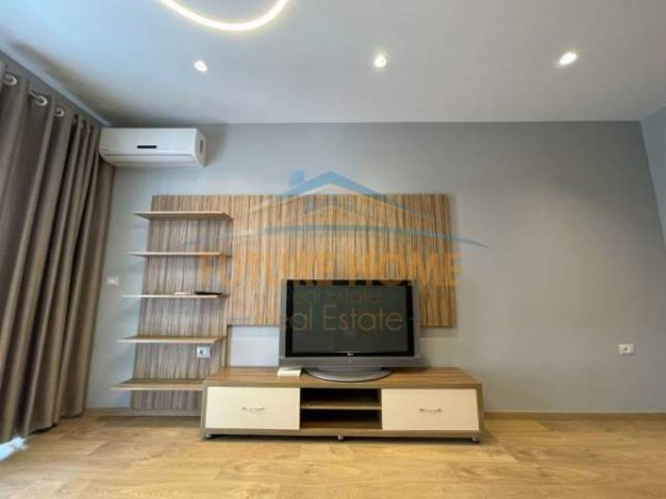 Tirane, shitet apartament Kati 10, 90 m² 155.000 Euro (KOMUNA E PARISIT)