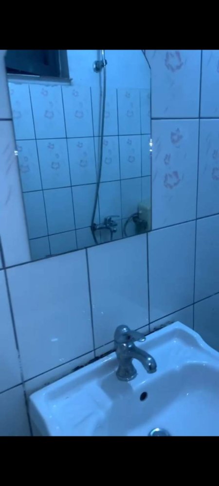 Tirane, jepet me qera garsonier 1+1 Kati 1, 56 m² 20.000 Leke (BENIAMIN KRUTA)