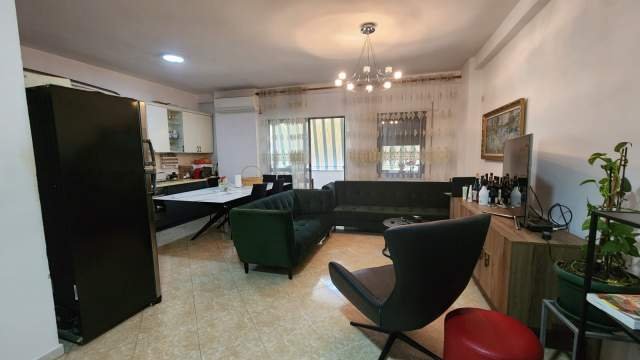 Tirane, shitet apartament 2+1+BLK Kati 4, 110 m²(Komuna e Parisit)