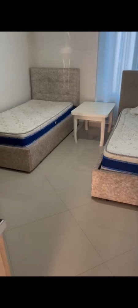 Tirane, jepet me qera garsonier 1+1 Kati 1, 56 m² 20.000 Leke (BUDI)