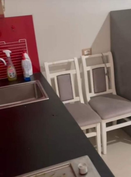 Tirane, jepet me qera garsonier 1+1 Kati 1, 56 m² 20.000 Leke (BUDI)