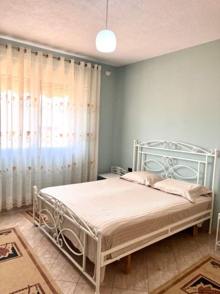 Tirane, jepet me qera apartament 1+1 Kati 10, 65 m² 400 Euro (Rruga Panorama)