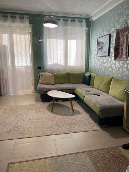 Tirane, shitet apartament Kati 3, 76 m² 115.000 Euro (Liqeni i Thate)