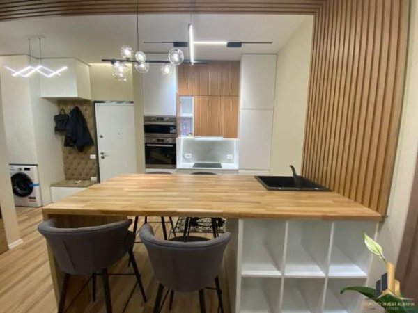 Tirane, jepet me qera apartament 1+1+BLK Kati 6, 75 m² 850 Euro (Square 21)
