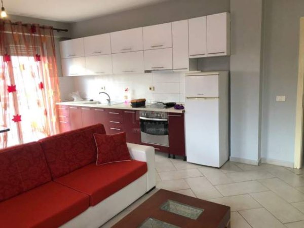 Tirane, jepet me qera apartament 2+1+BLK 108 m² 360 Euro (Astiri)
