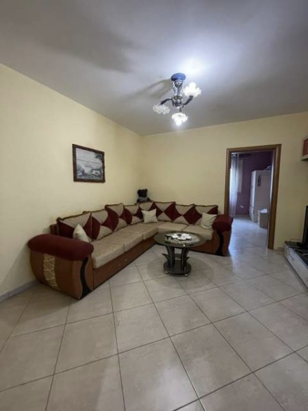 Tirane, jepet me qera apartament 2+1+BLK Kati 2, 90 m² 35.000 Leke (Astir, Foto xhavella)