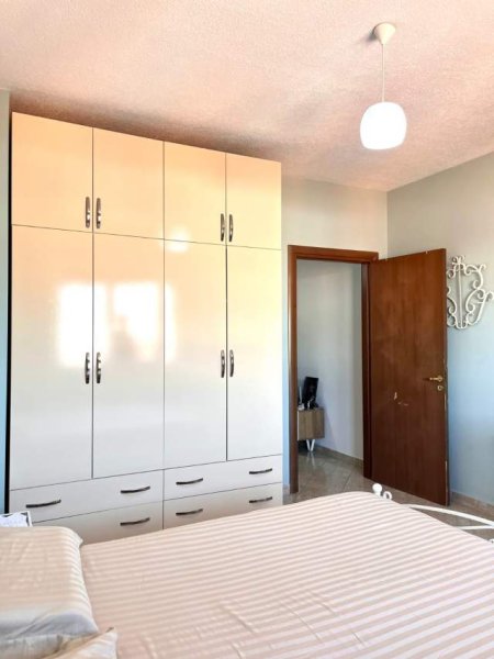 Tirane, jepet me qera apartament 1+1+BLK Kati 10, 65 m² 400 Euro (Panorama)