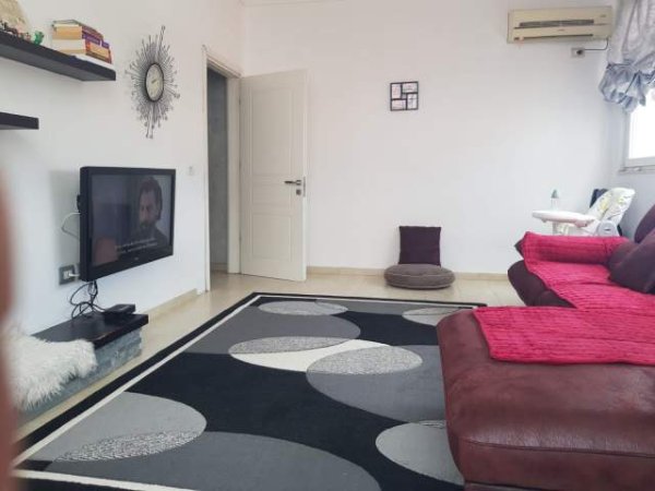 Tirane, jepet me qera apartament 2+1+BLK Kati 4, 80 m² 400 Euro (Xhamlliku prane Neptun)