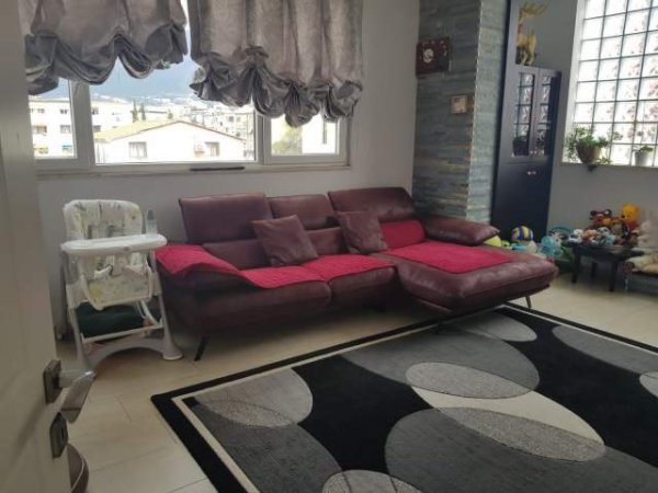 Tirane, jepet me qera apartament 2+1+BLK Kati 4, 80 m² 400 Euro (Xhamlliku prane Neptun)