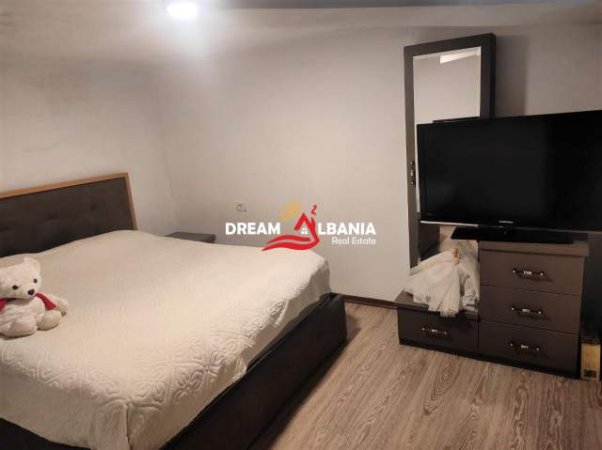 Tirane, jepet me qera apartament 2+1 Kati 1, 82 m² 365 Euro (Fresk, prane Shkolles “17 Shkurti”)