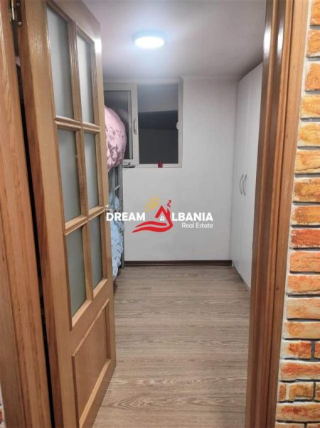 Tirane, jepet me qera apartament 2+1 Kati 1, 82 m² 365 Euro (Fresk, prane Shkolles “17 Shkurti”)