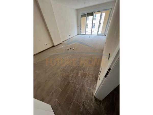 Tirane, shitet apartament 2+1 Kati 5, 131 m² 157.500 Euro (Xhamlliku)