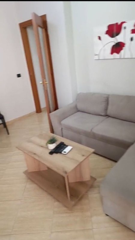 Tirane, jap me qera apartament 2+1 Kati 1, 90 m² 650 € 