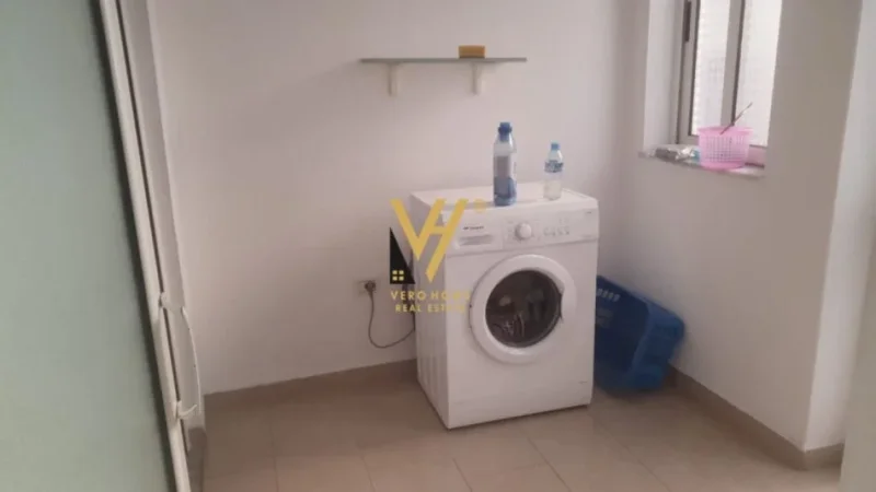 Tirane, jepet me qera apartament 1+1+Ballkon Kati 1, 85 m² 500 € (MEDRESEJA)