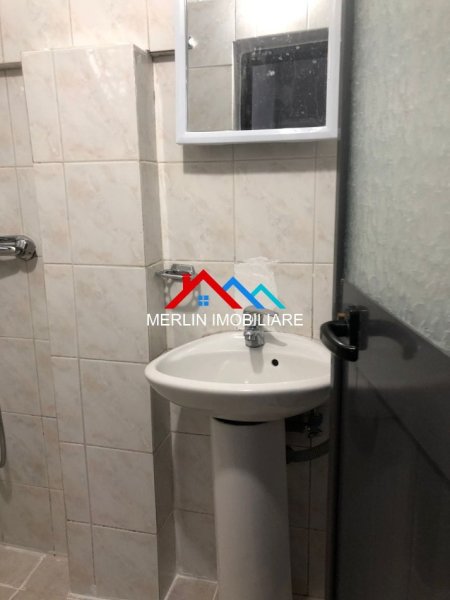 Tirane, jepet me qera apartament 1+1 Kati 1, 70 m² 500 € (RRUGA HAFIZ IBRAHIM DALLIU,RRUGA E DIBRES)