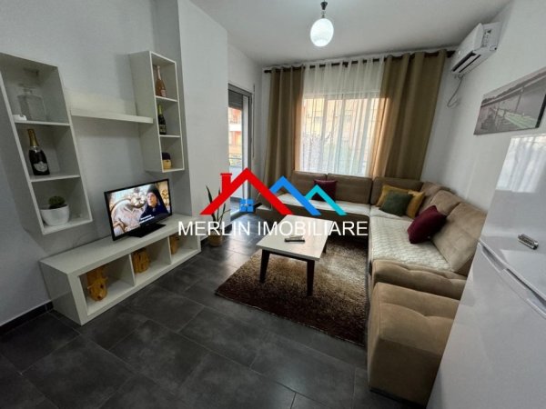 Tirane, jepet me qera apartament 2+1+Ballkon Kati 1, 85 m² 540 € (ASTIR)